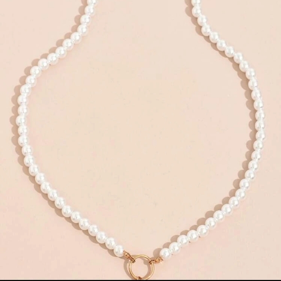 *Venus* Strand of Pearls Locket Necklace - Picture 4 of 4